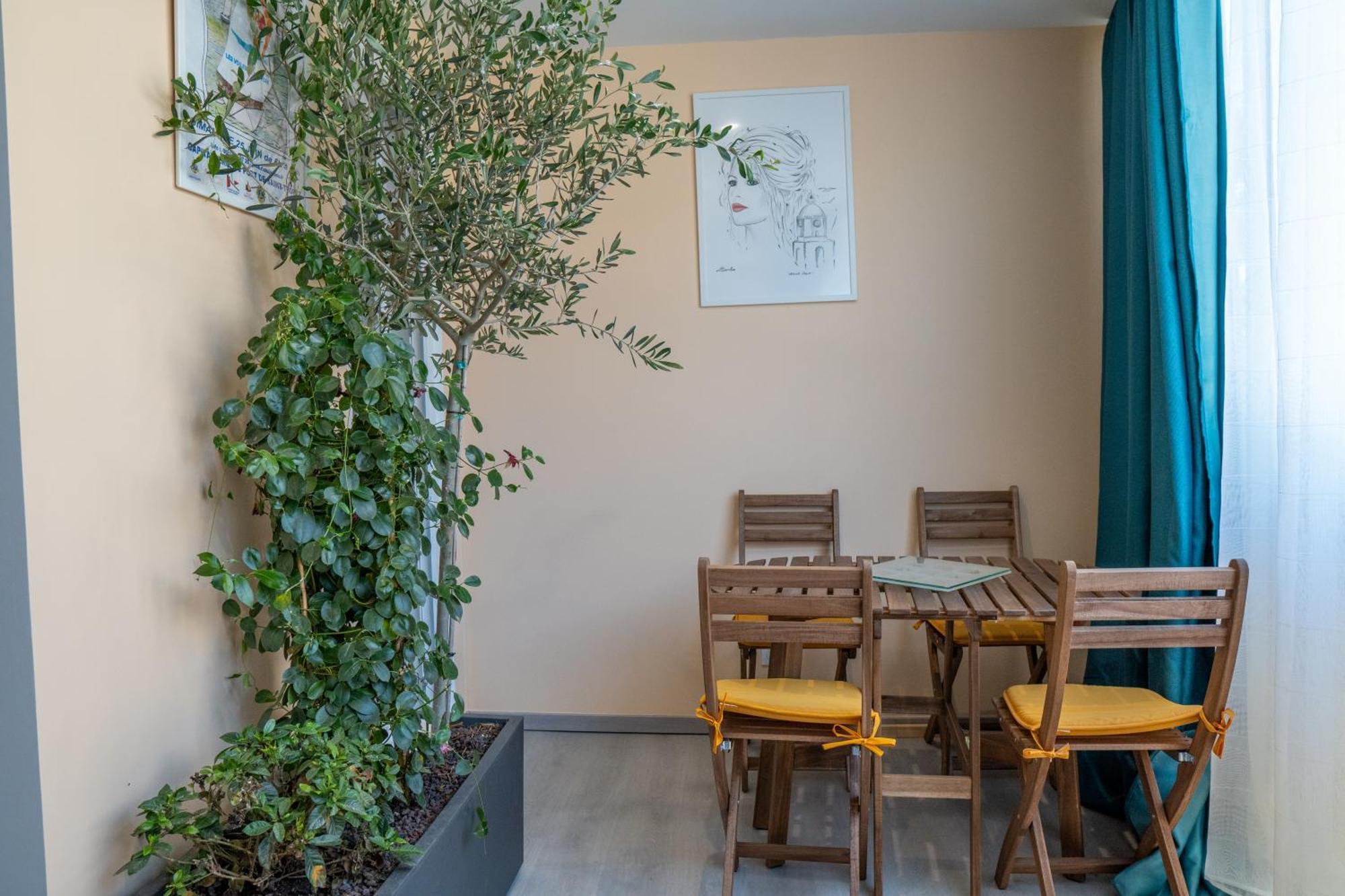 T2! 3 Ou 4 Personnes Centre Ville Neuf Avec Garage Sanary-sur-Mer Ngoại thất bức ảnh