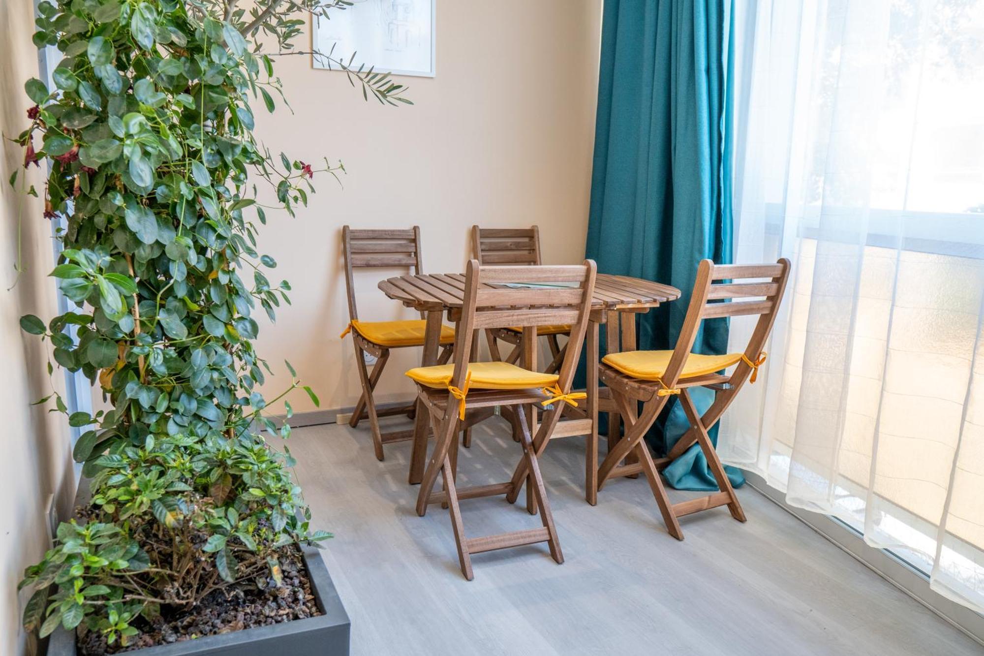 T2! 3 Ou 4 Personnes Centre Ville Neuf Avec Garage Sanary-sur-Mer Ngoại thất bức ảnh